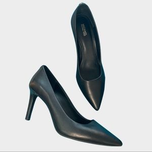 MICHAEL KORS DOROTHY FLEX PUMPS